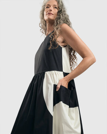 alembika-rmelloses-maxi-kleid-schwarz image 4