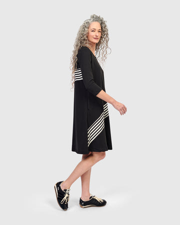 alembika-cecile-relaxed-kleid-stripes image 4