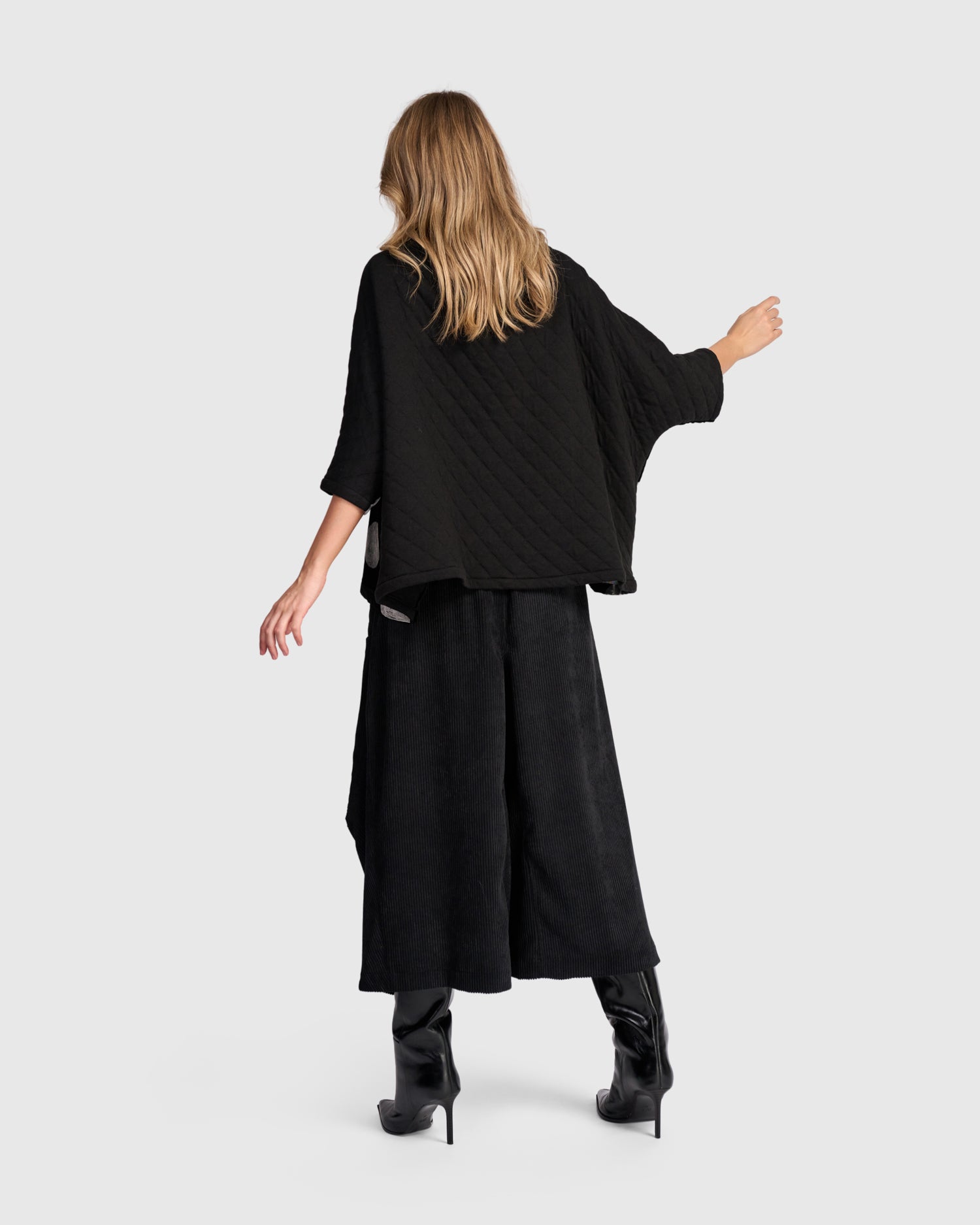 alembika-everyday-velvet-funnel-pullover-schwarz-silber-dot image 4