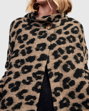 alembika-nyx-cozy-cape-jacke-leopard image 4