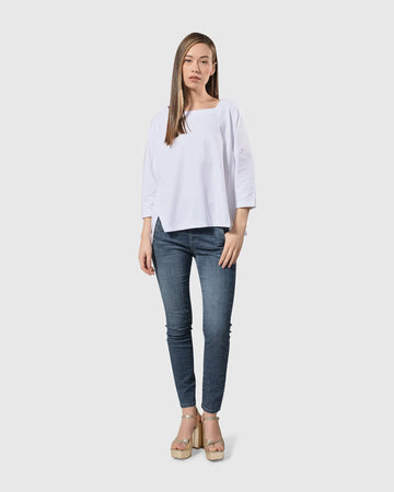 alembika-hip-to-be-square-top-white-baumwoll-shirt image 3