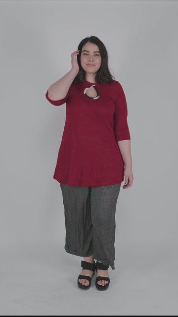 alembika-kari-keyhole-tunic-tunika-top-in-rot image 4