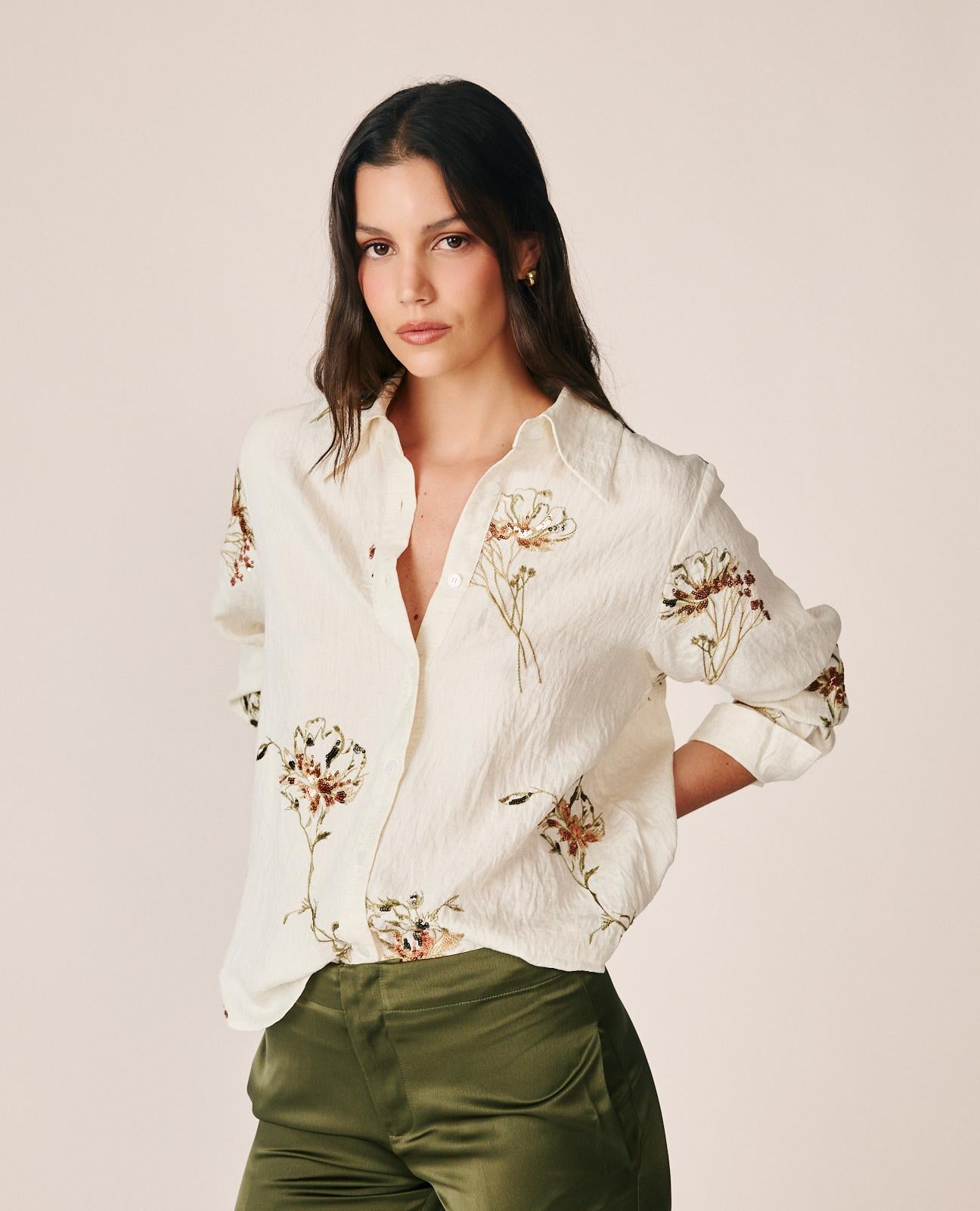 alma-en-pena-leinen-bluse-wei-mit-floral-stickerei-und-pailletten image 2