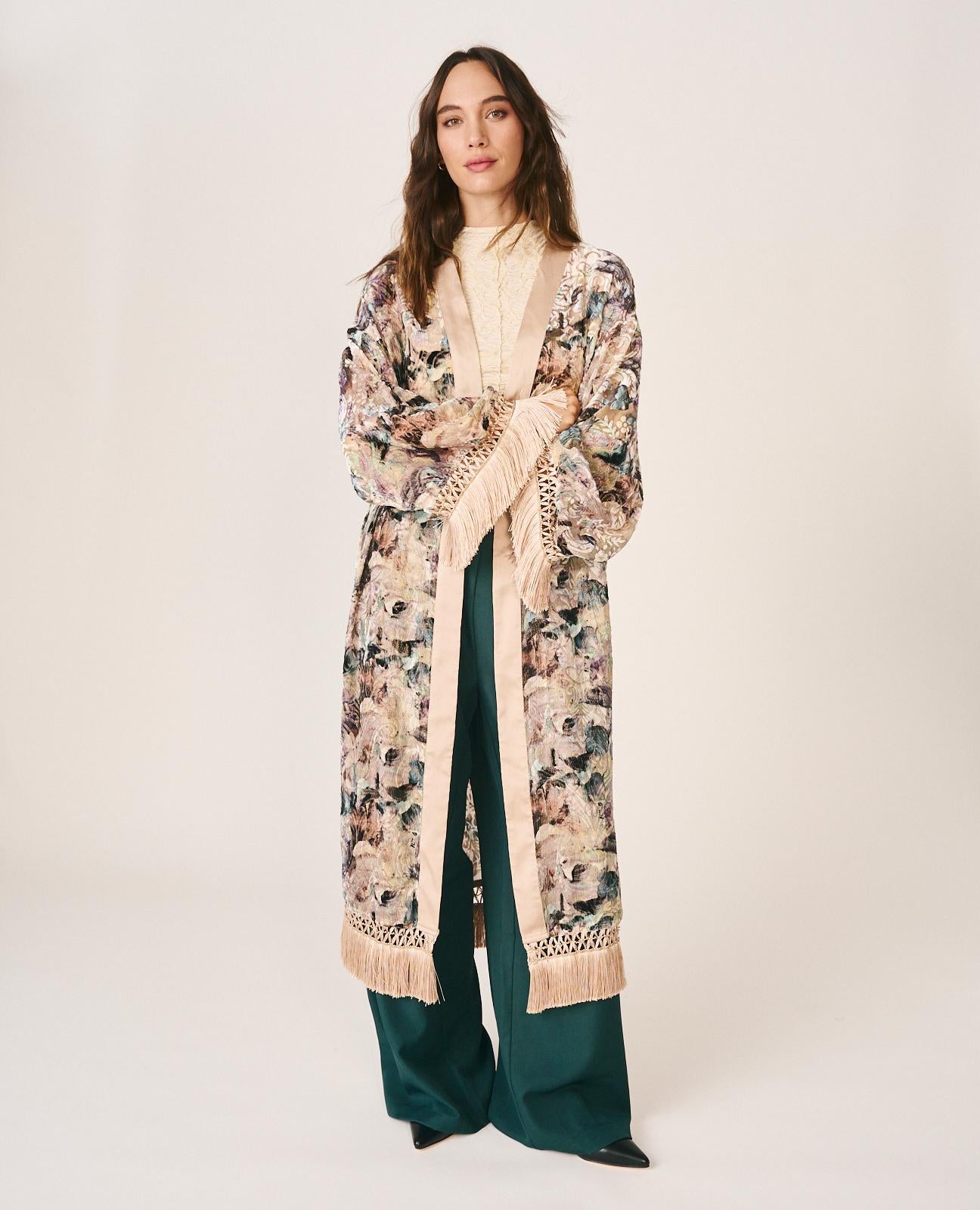 alma-en-pena-kaftan-aus-seide-mit-fransen-rosa image 4