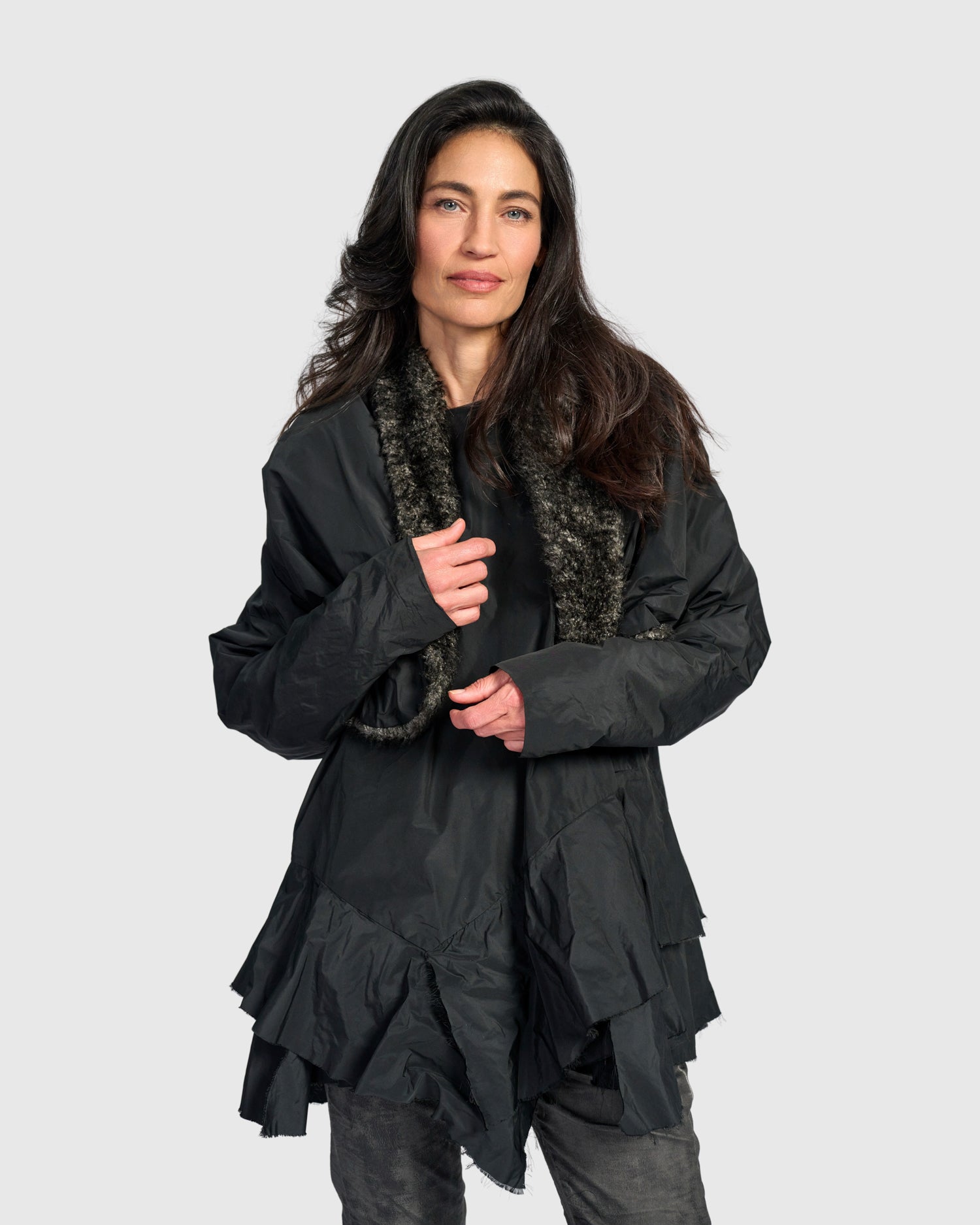 alembika-urban-lav-shrug-jacke-black image 4