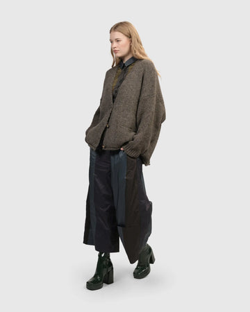 alembika-sylvia-crop-cardigan-taupe-aj228t image 8