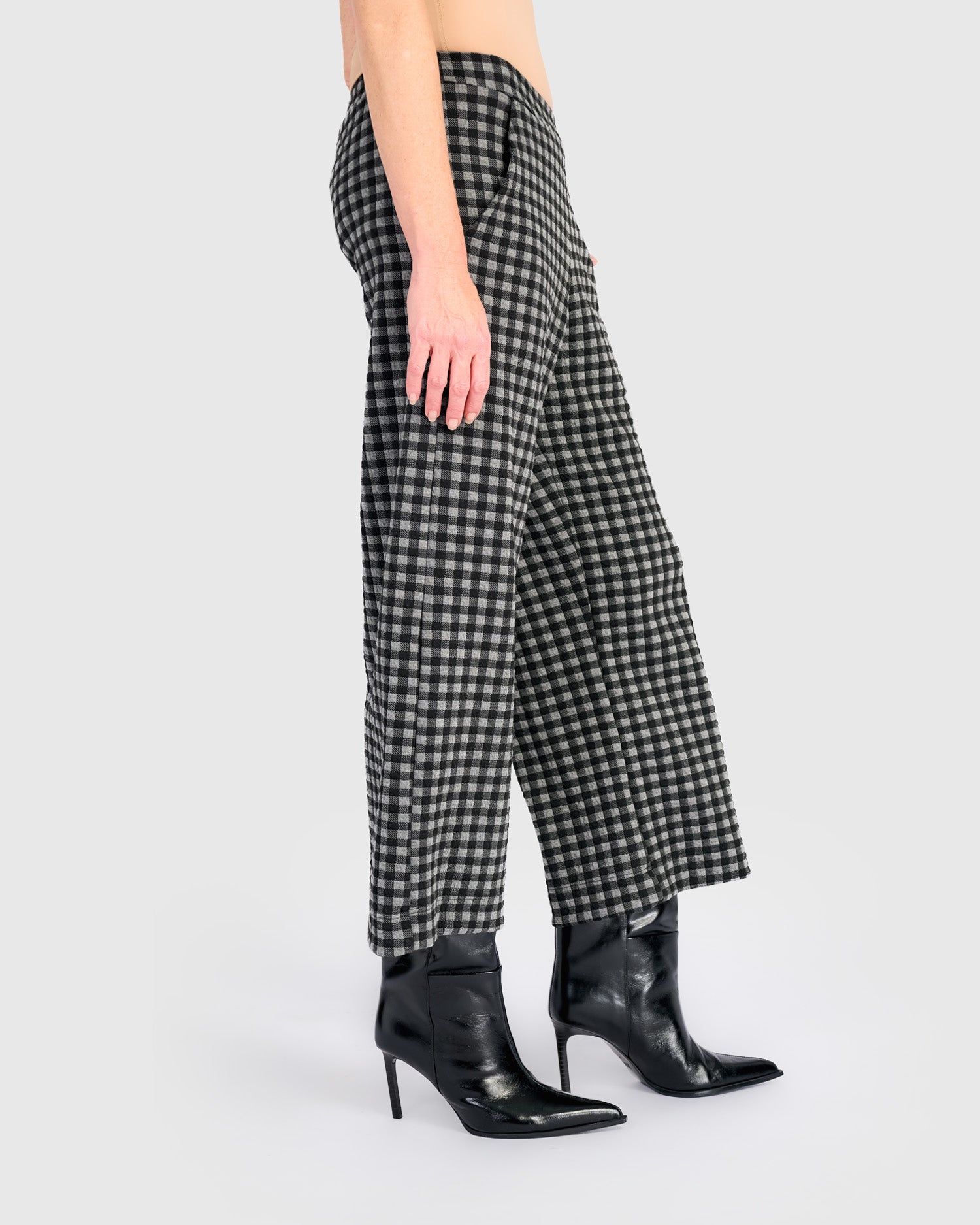 alembika-moment-crop-pant-graphite-check-damen image 4