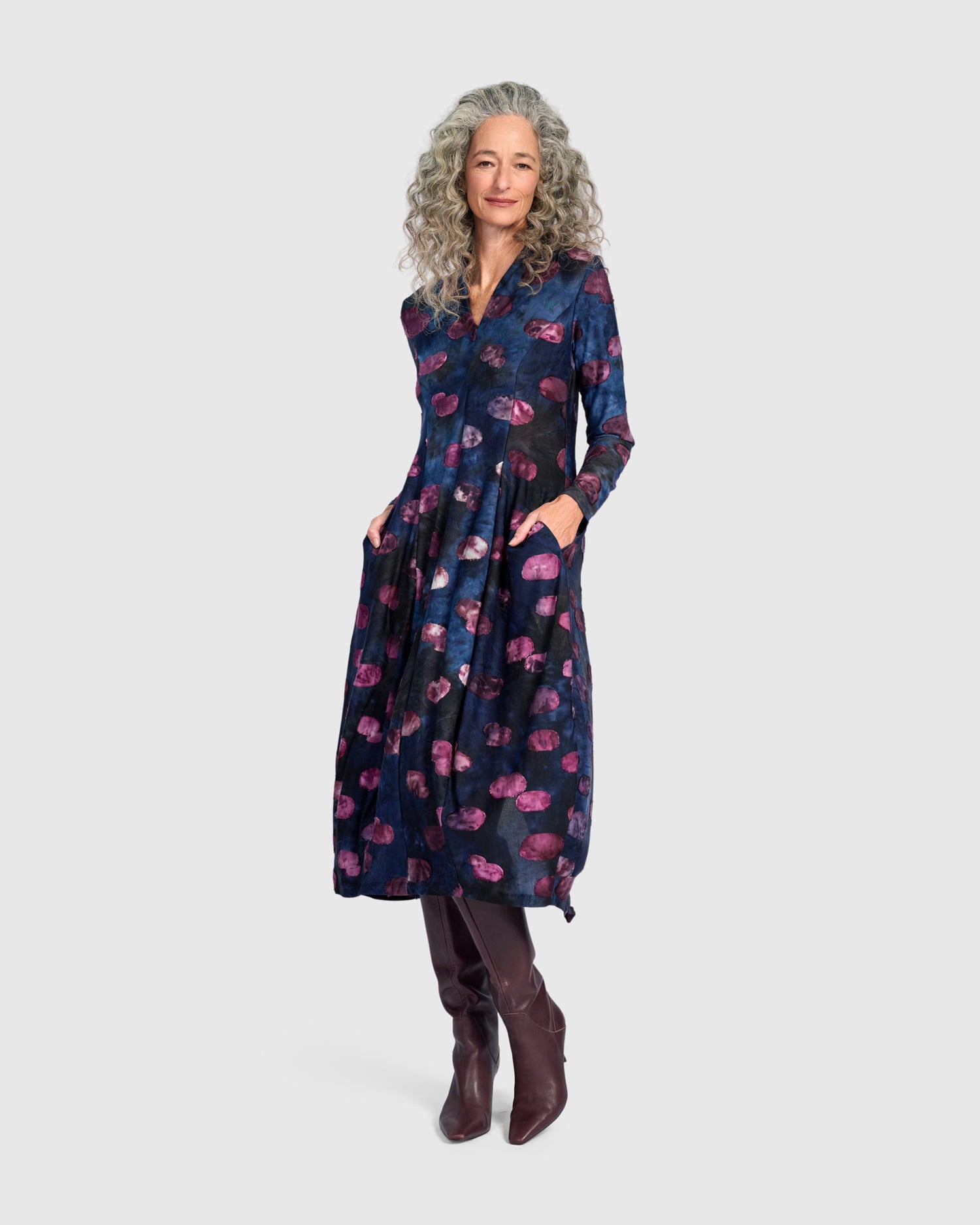 alembika-festoon-v-neck-cocoon-kleid-midnight-wine image 5