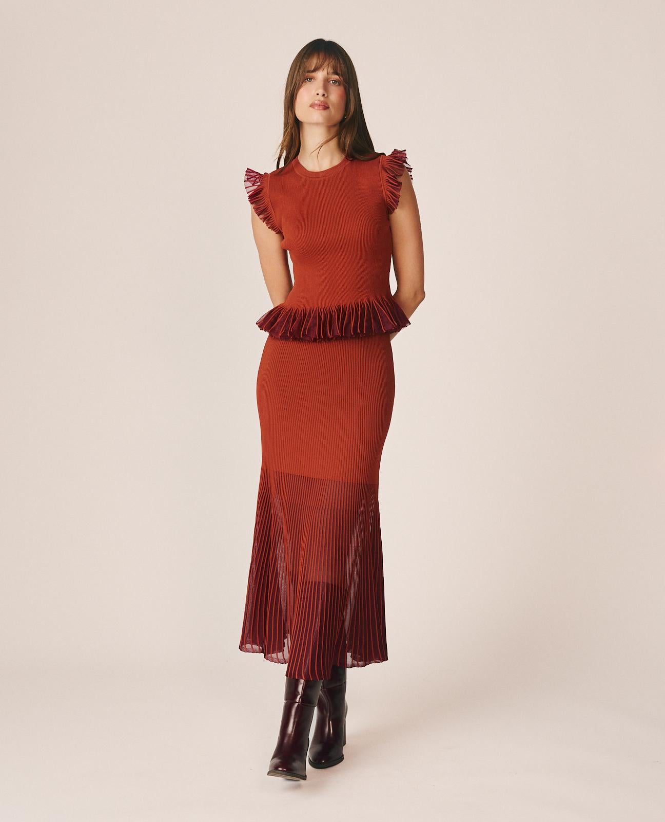 alma-en-pena-ruffled-tank-top-braun-figurbetont-aus-rippstrick image 2