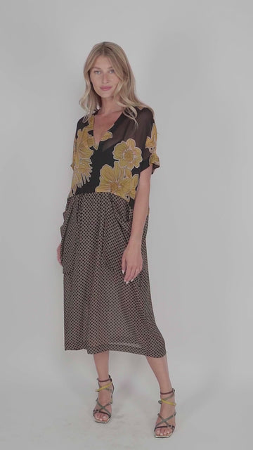 alembika-lanai-chiffon-shift-kleid-gold-midi image 6