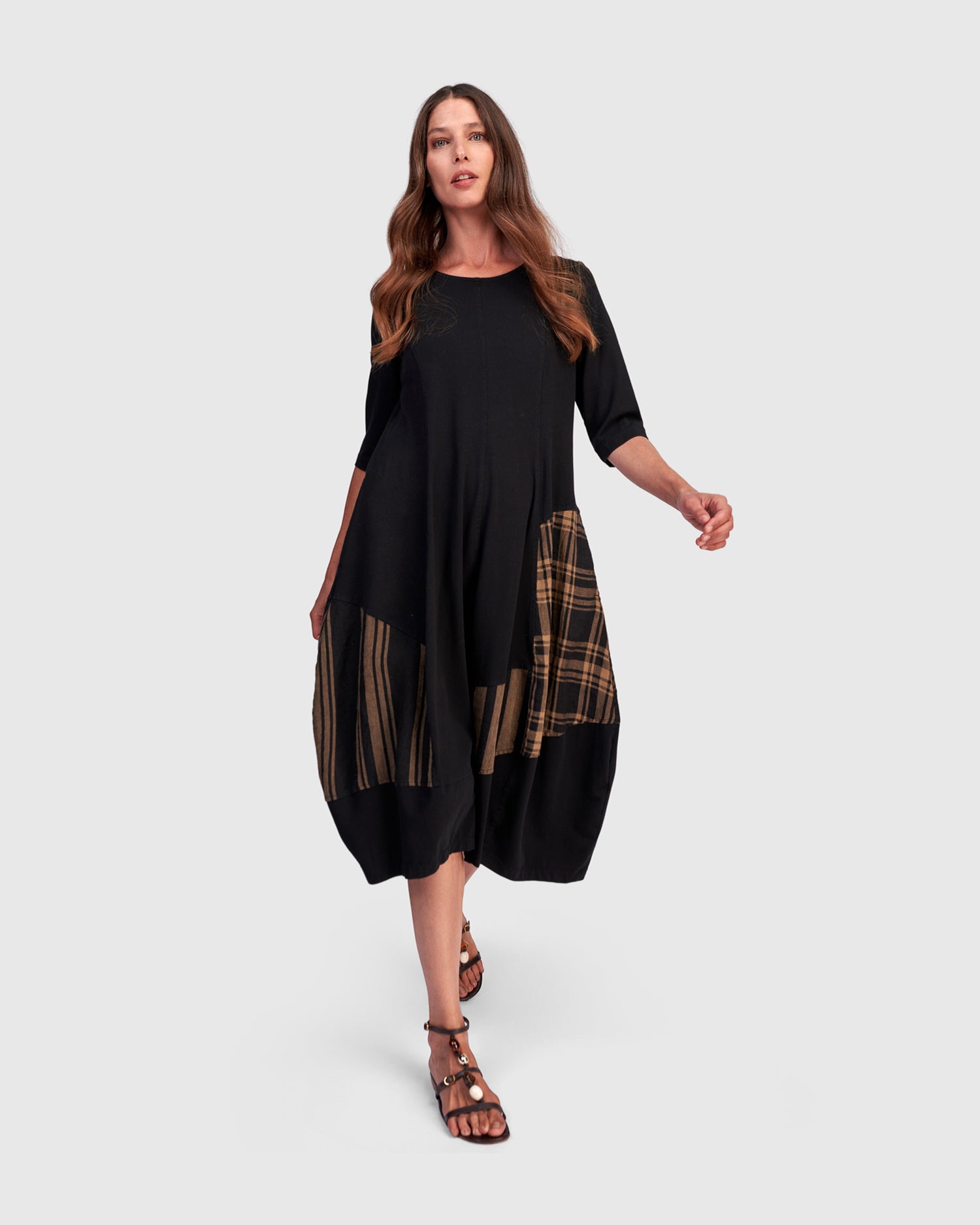alembika-dusky-broadway-cocoon-kleid-black-sepia image 6