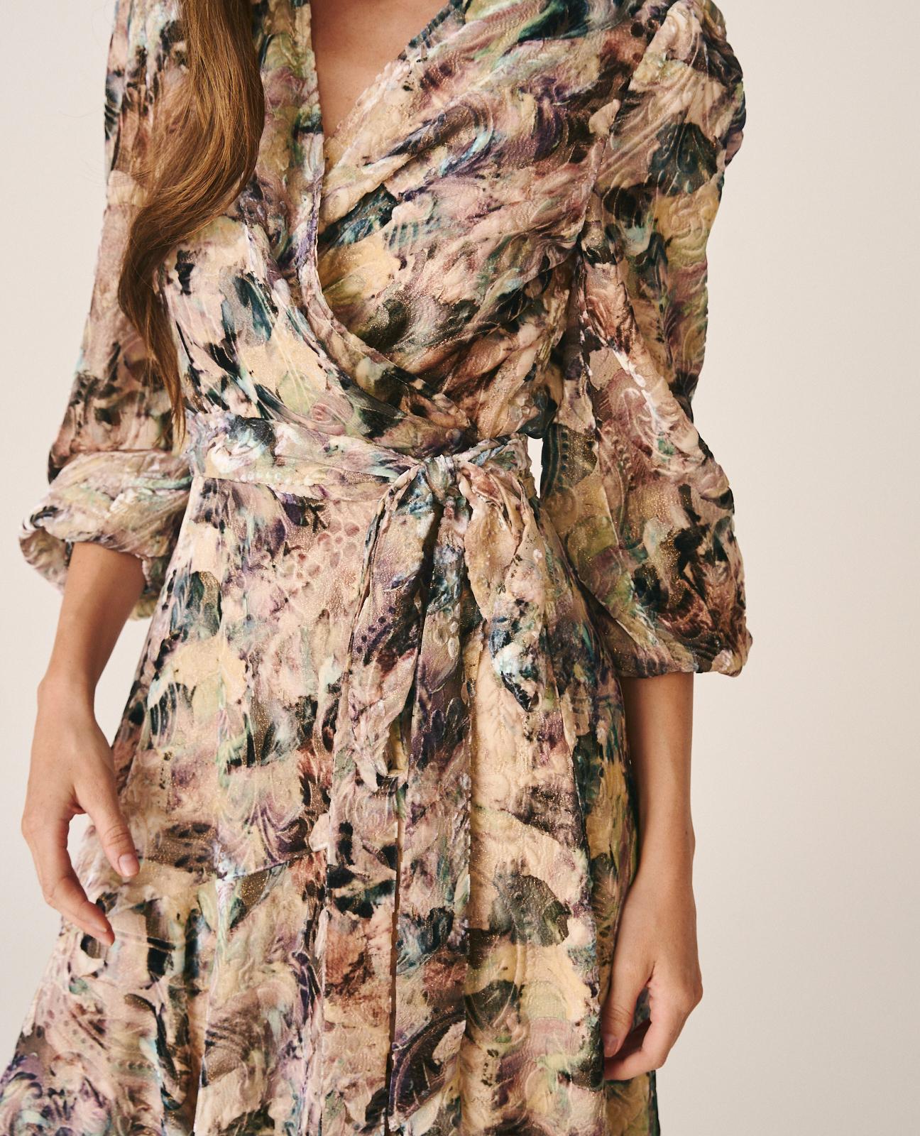 alma-en-pena-printed-silk-midikleid-mit-wickel-v-ausschnitt-rosa image 5