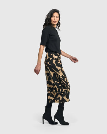 alembika-pippa-cocoon-skirt-blackout-midi-rock image 7