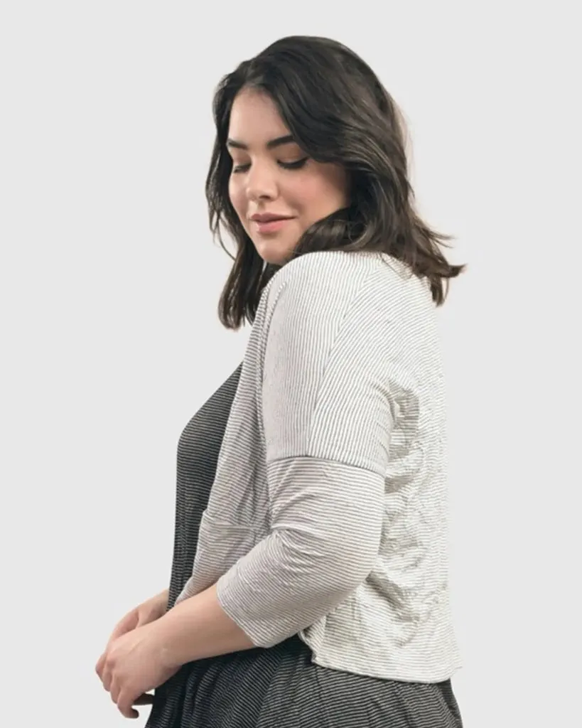 alembika-linea-crinkle-crop-cardy-white-strickjacke image 1