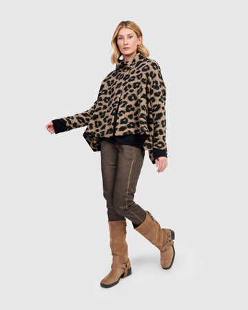 alembika-nyx-cozy-cape-jacke-leopard image 2