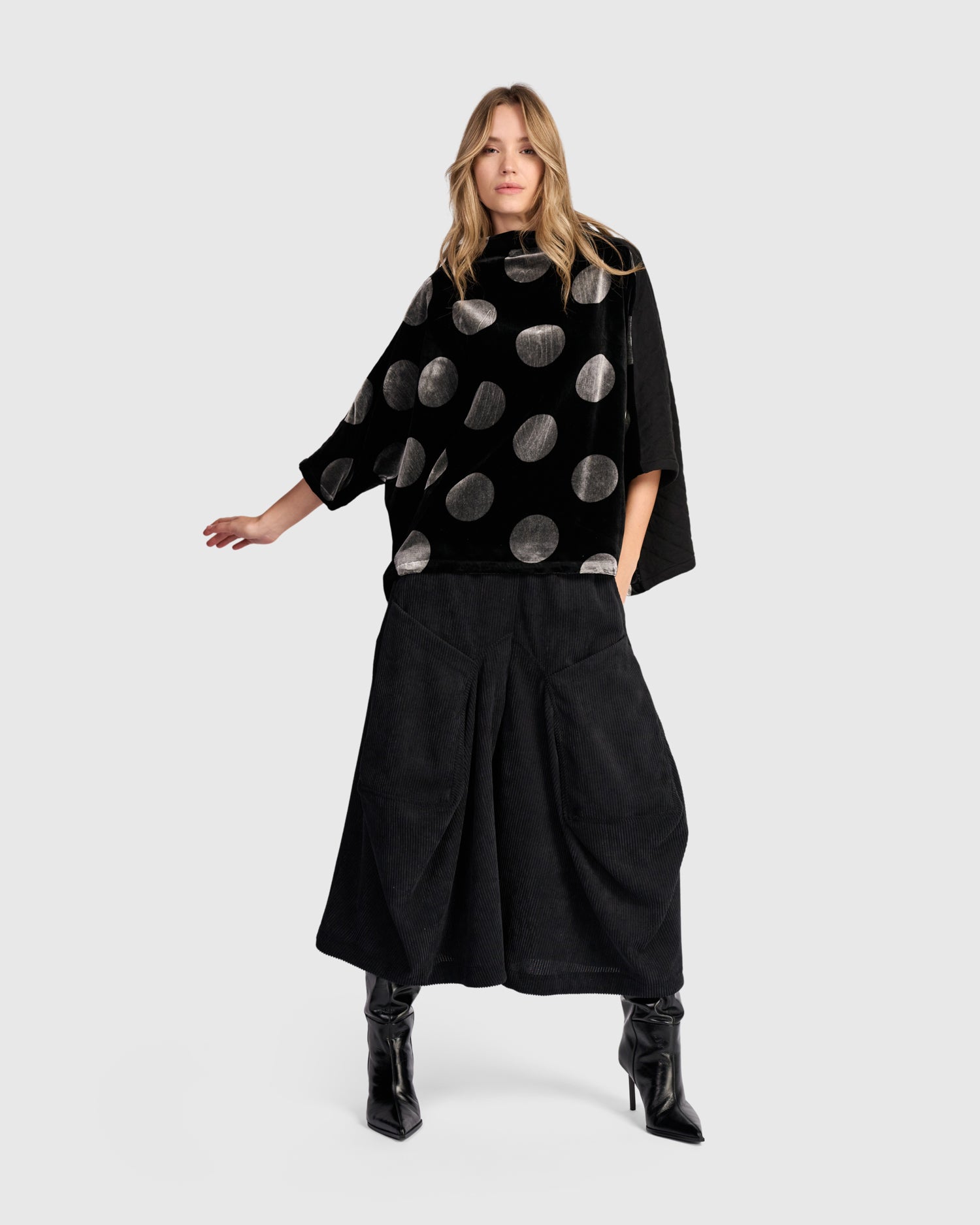 alembika-everyday-velvet-funnel-pullover-schwarz-silber-dot image 6