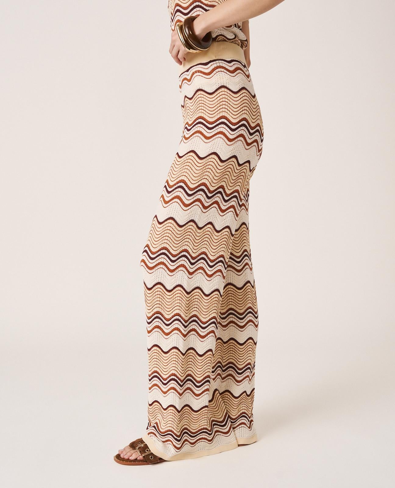 alma-en-pena-straight-knit-trousers-strickhose-karamell-geometrie-muster image 4