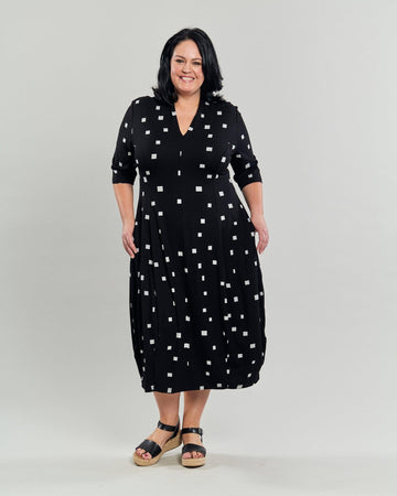 alembika-carla-cocoon-midi-kleid-squares-baumwollkleid image 2