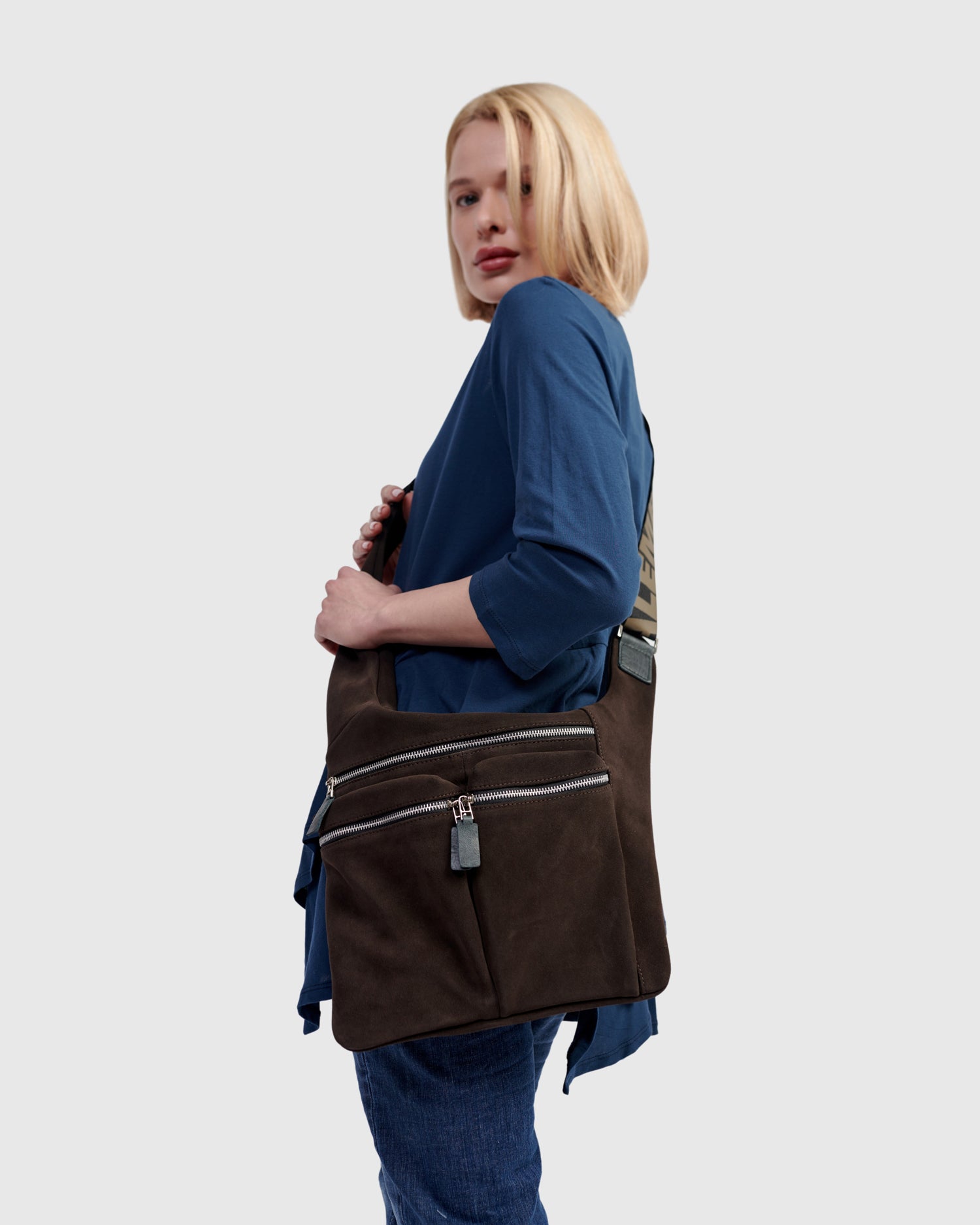 alembika-nomad-crossbody-bag-umber-leder-umh-ngetasche image 5