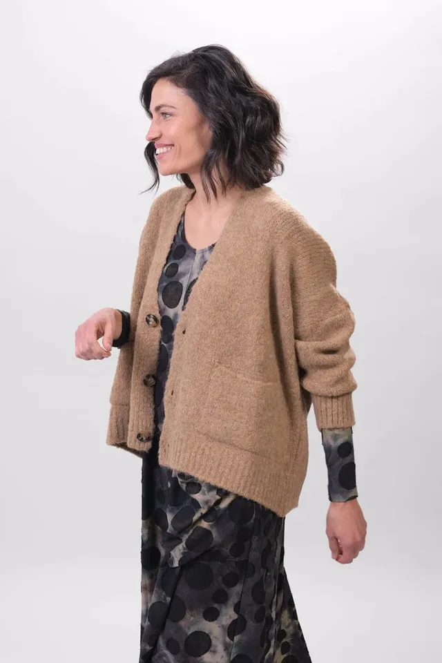 alembika-signature-cardy-sweater-beige image 1