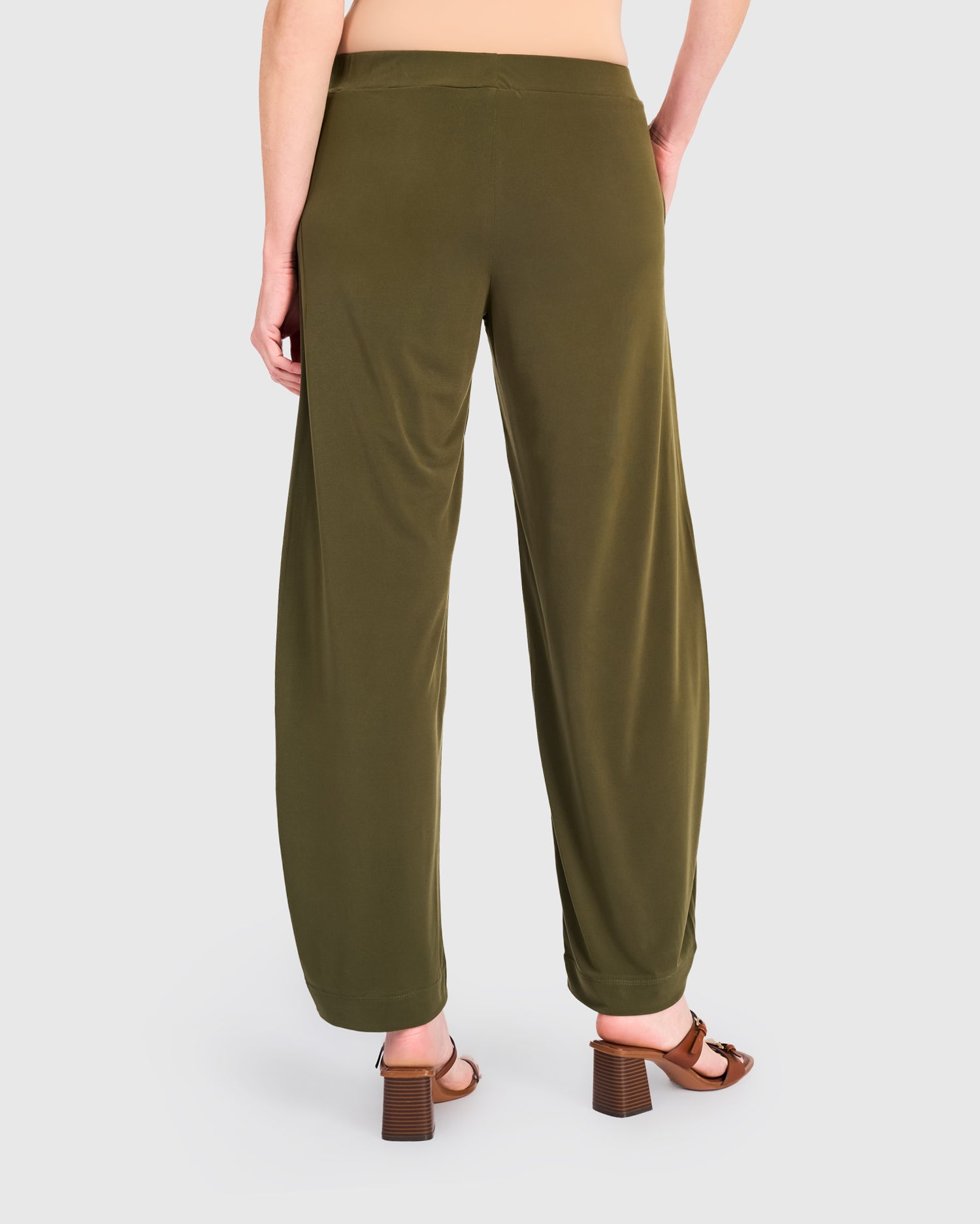 alembika-essential-slinky-flow-pants-khaki image 5