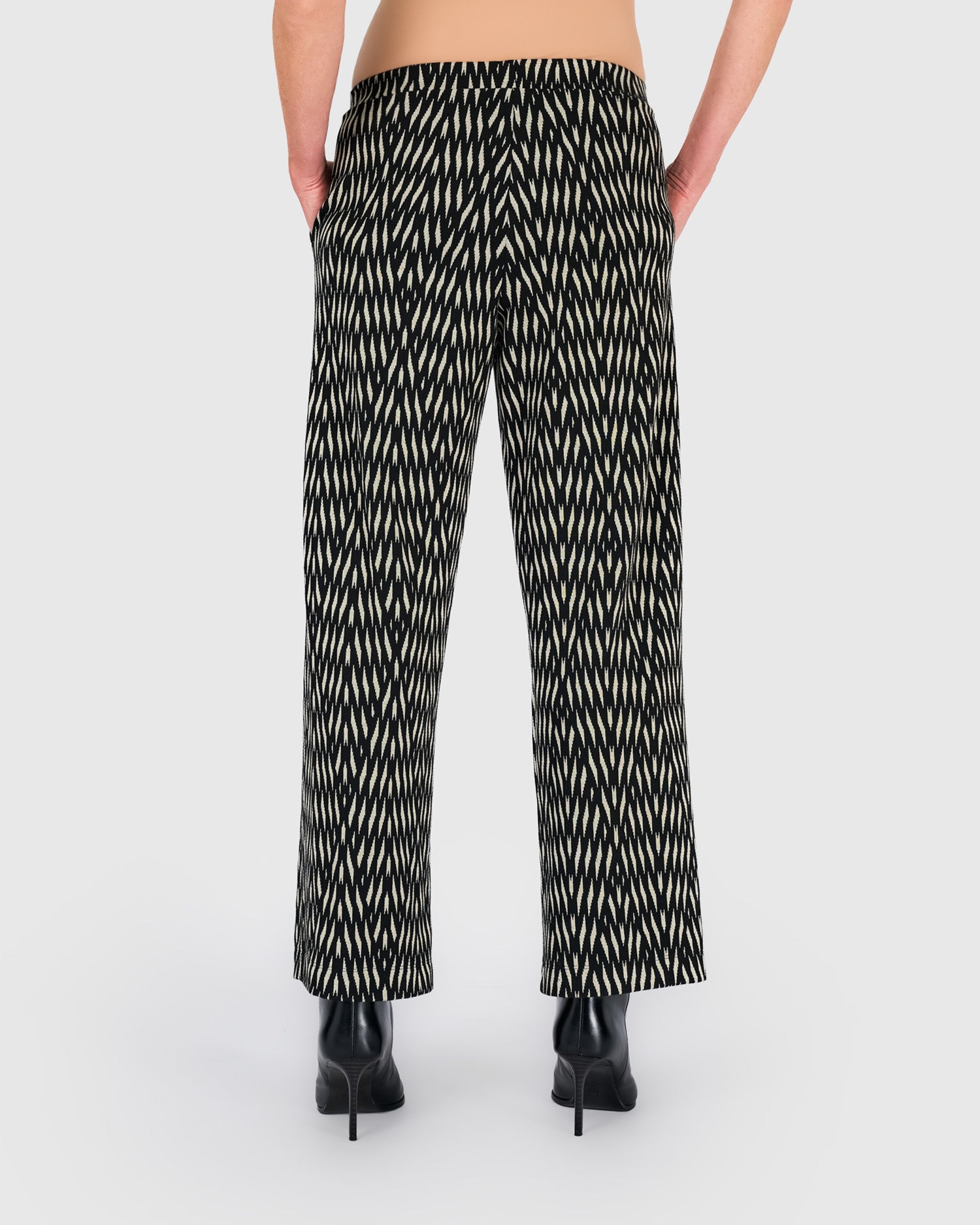alembika-shift-straight-pant-zebra-ap726f image 3