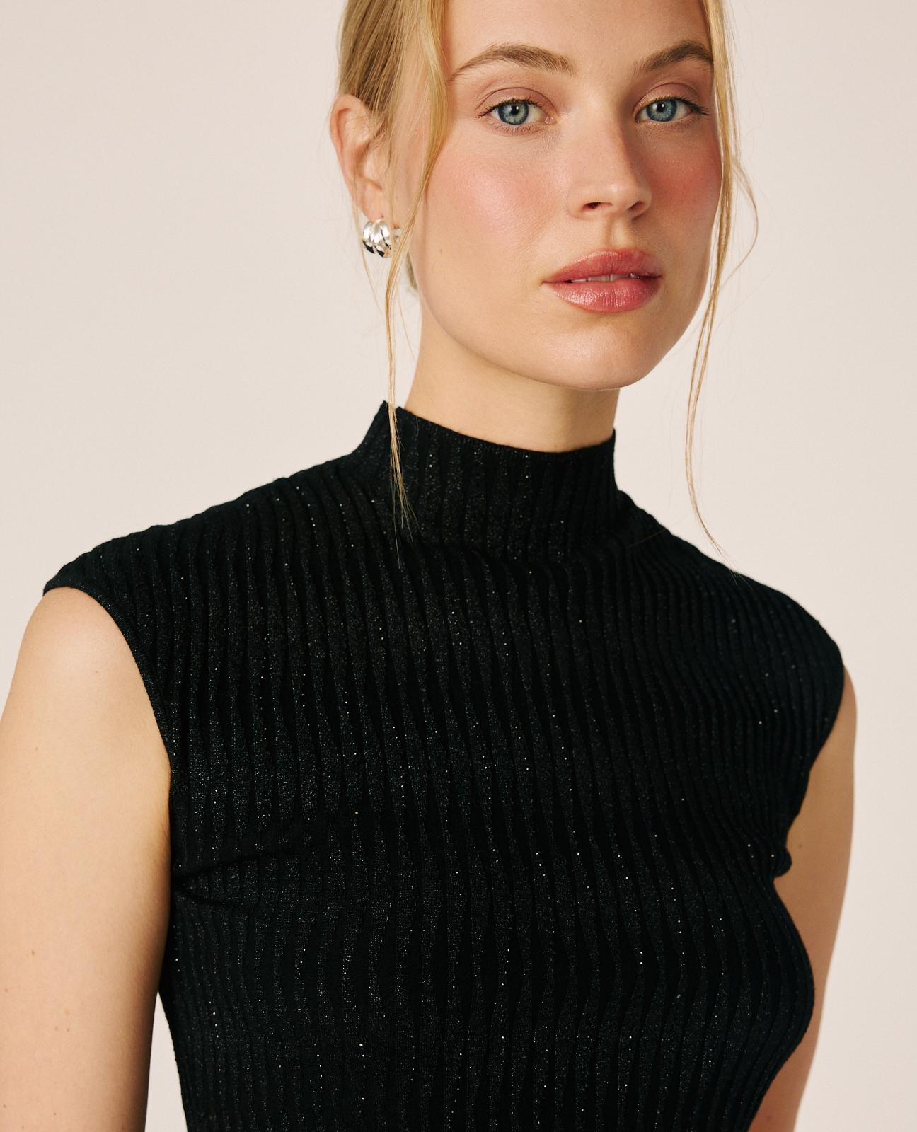 alma-en-pena-rmelloses-top-schwarz-rippstrick-top-mit-schlitz image 3