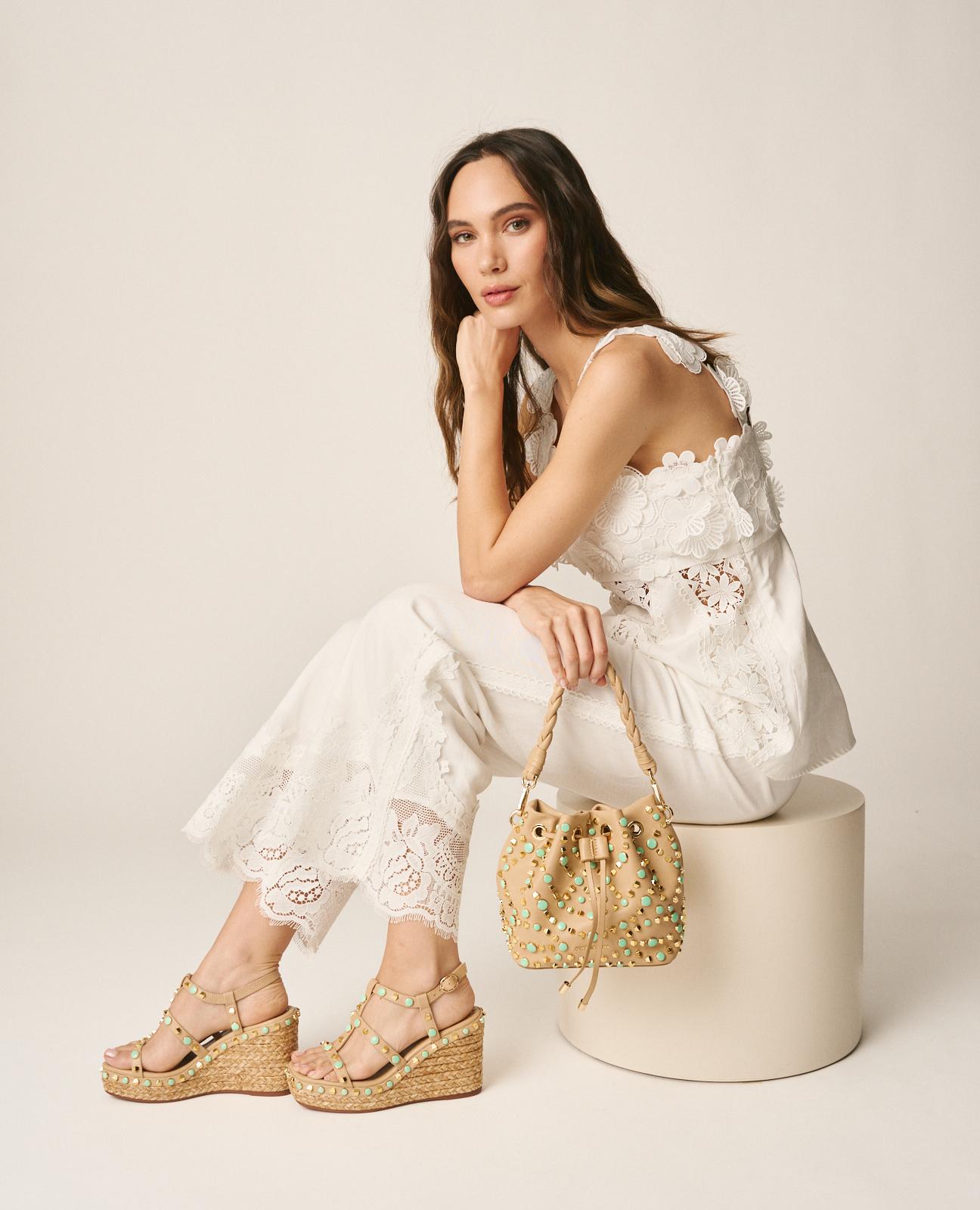 alma-en-pena-63393-candy-clutch-leder-beige-mit-nieten image 2