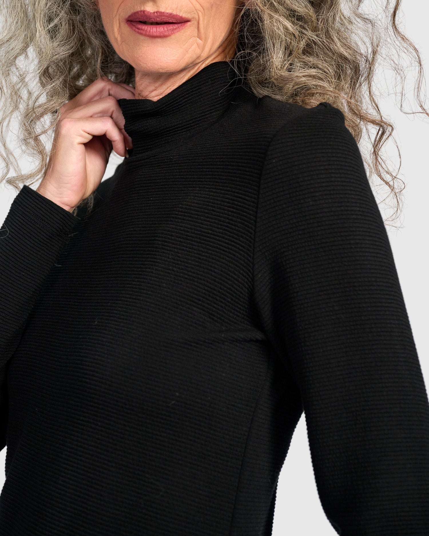 alembika-ribbed-turtleneck-tunika-schwarz image 2