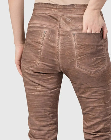 alembika-iconic-stretch-jeans-brown-wash image 4