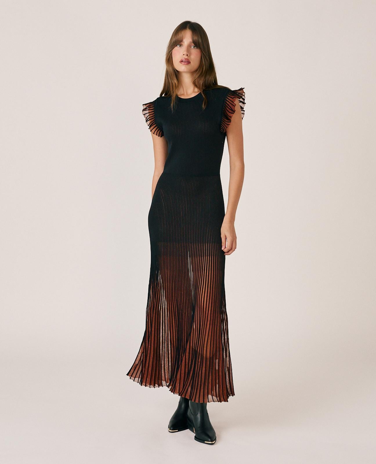 alma-en-pena-ribbed-midi-kleid-schwarz-mit-fransen-figurbetont image 1
