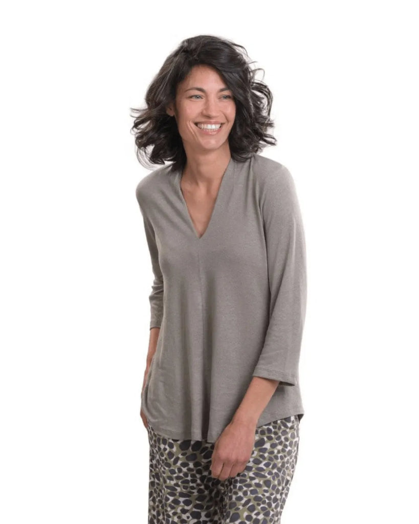 alembika-essential-linen-v-neck-top-sage-leinentop image 1