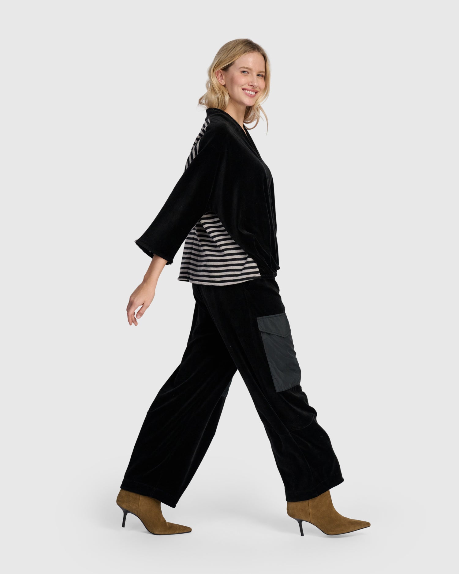 alembika-urban-velvet-vav-top-schwarz-mix image 7