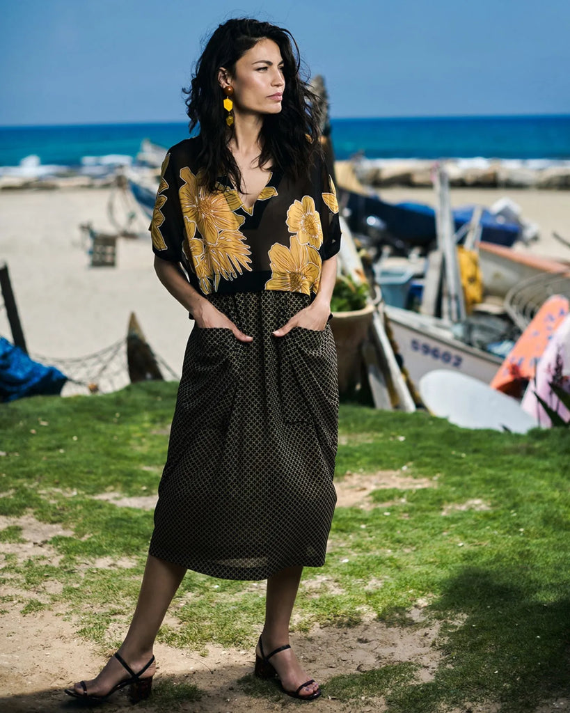 alembika-lanai-chiffon-shift-kleid-gold-midi image 1