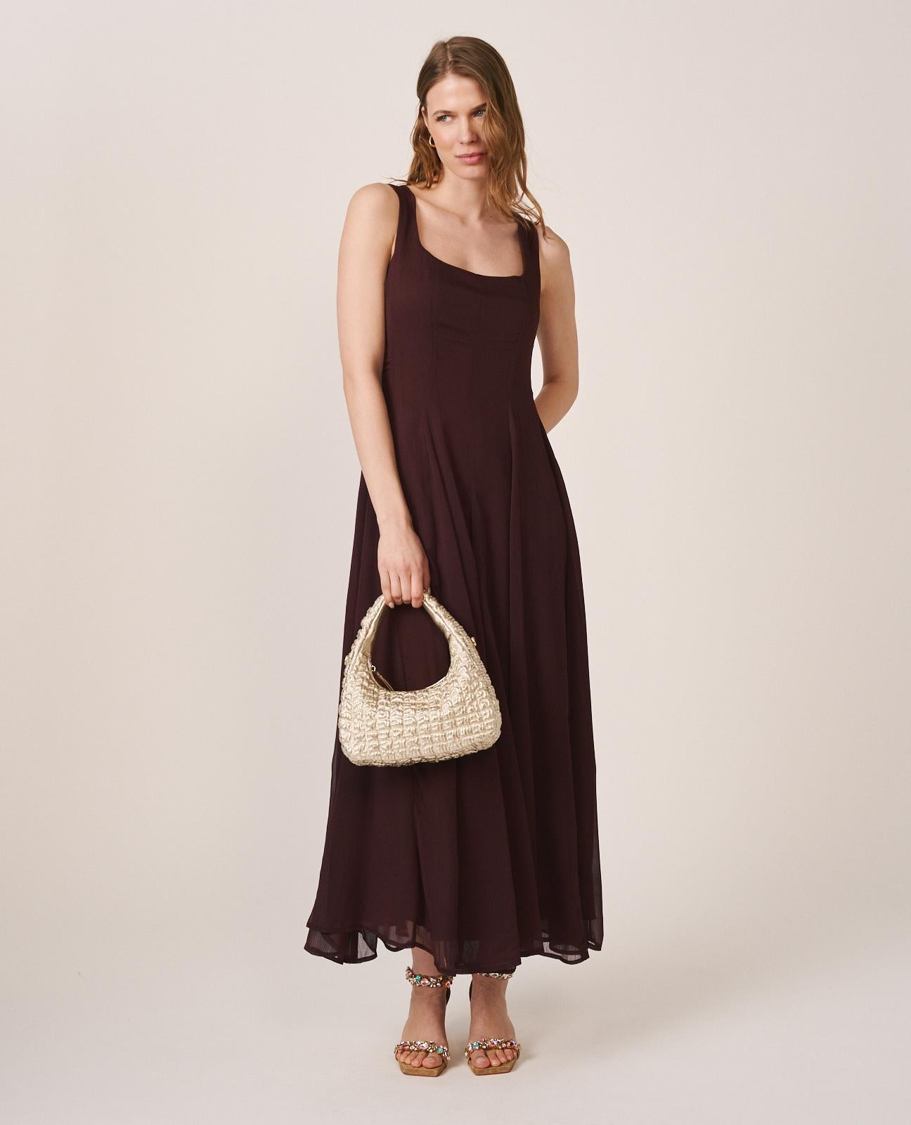 alma-en-pena-midi-chiffonkleid-mit-glockenrock-braun-langes-kleid image 3