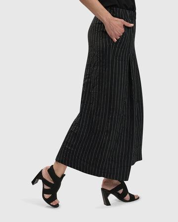 alembika-drinks-on-me-hose-pinstriped-caprihose image 5