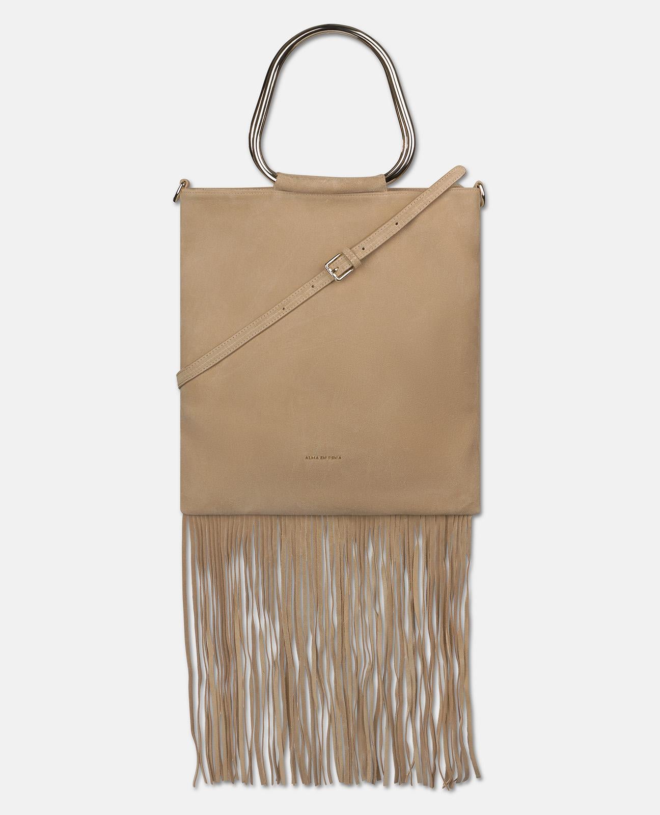 alma-en-pena-verstellbare-schultertasche-arena-leder-mit-fransen image 3