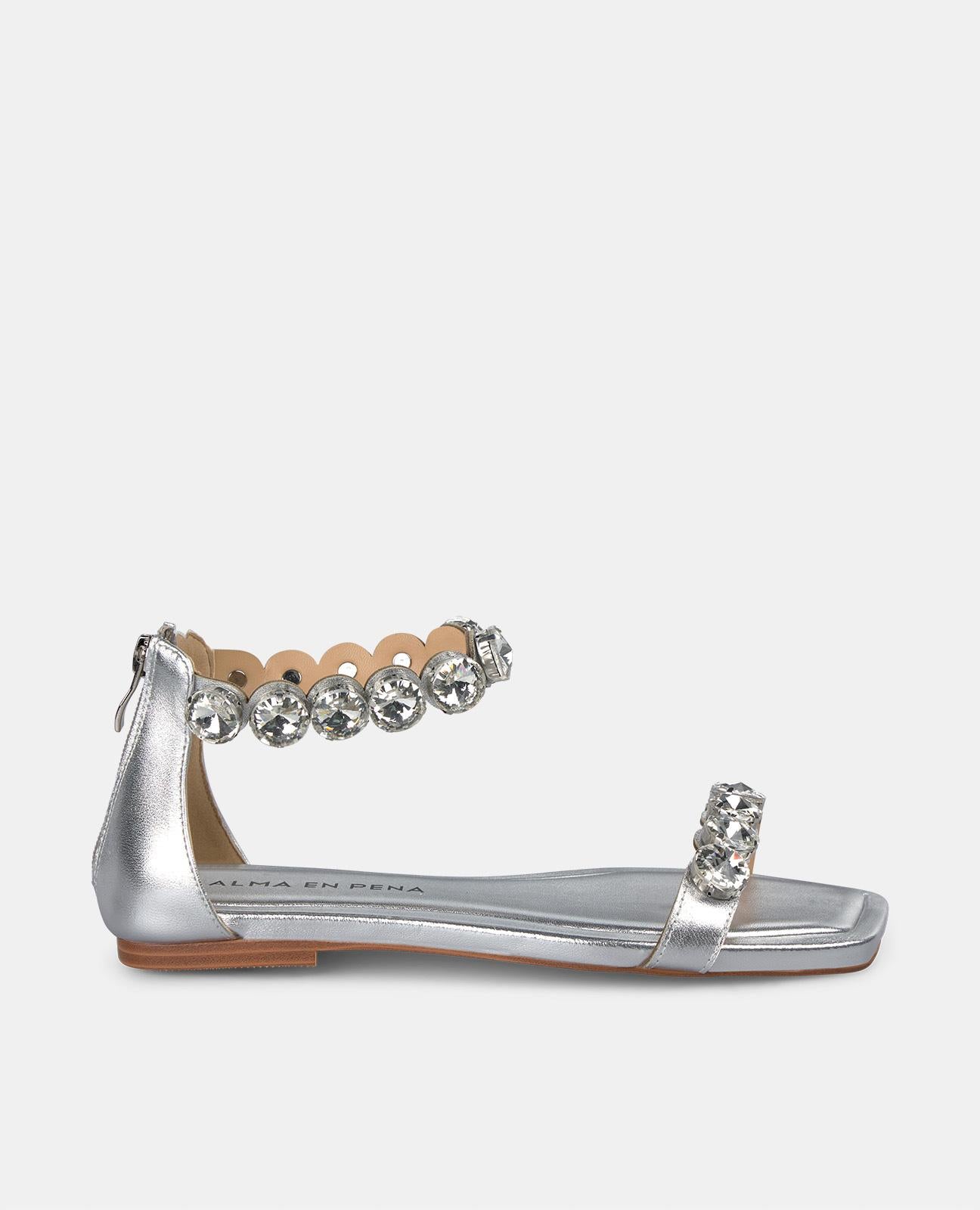 alma-en-pena-flat-sandal-straps-detail-sandale-silber-1-cm image 1