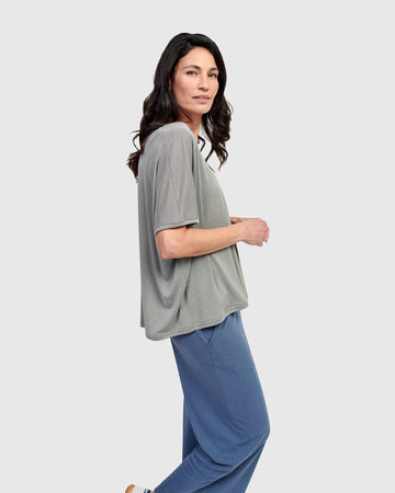 alembika-essential-breeze-tee-saladine-lockeres-boxy-t-shirt image 8