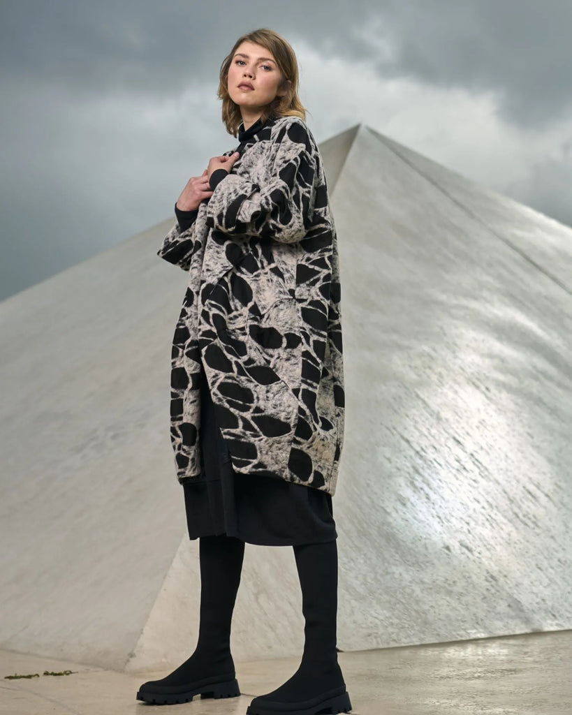 alembika-urban-spectre-cocoon-jacke-web-mantel image 1