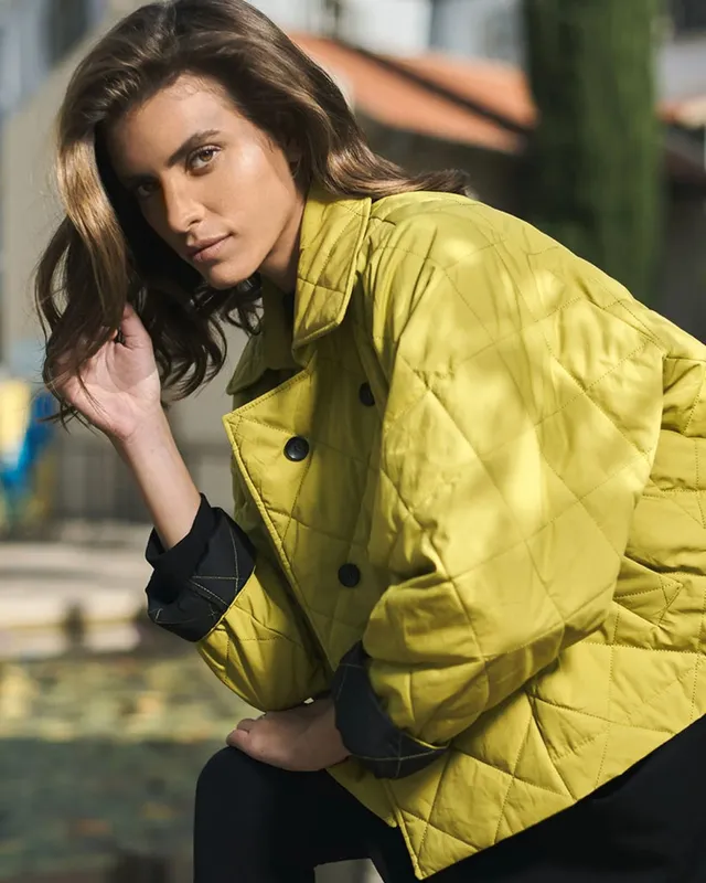 alembika-urban-quilted-db-crop-jacket-7uj733y-damen-steppjacke-gelb image 1