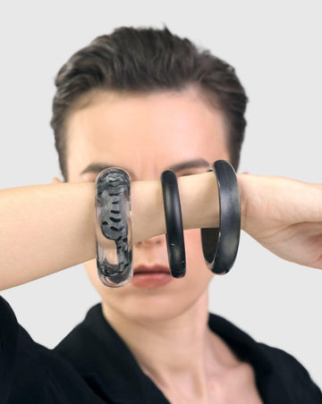 alembika-tiger-inlay-armreif-silber-handbemachter-bangle image 2