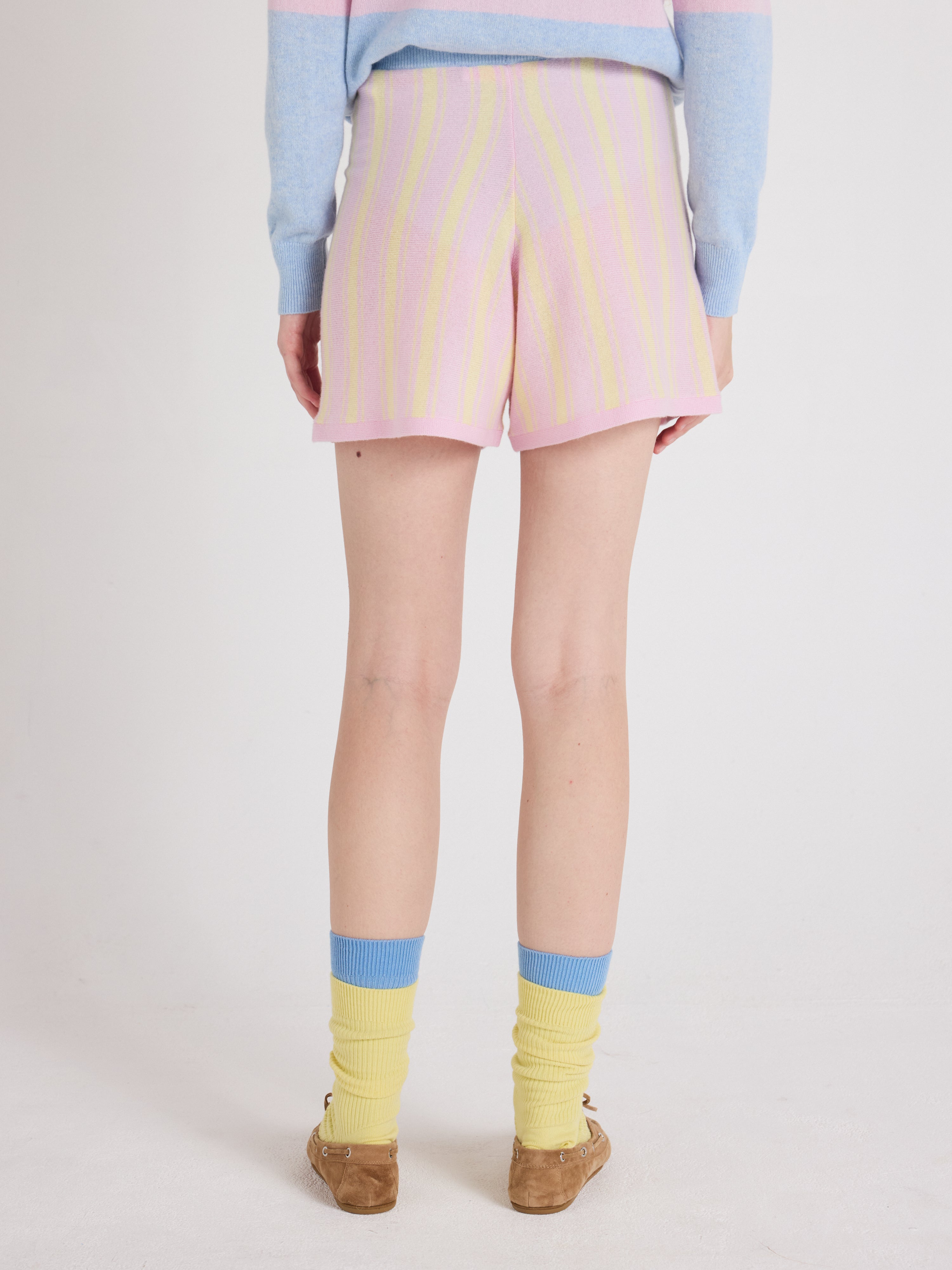 absolut-tyra-shorts-aus-kaschmir-stripes-lime-oversize image 4