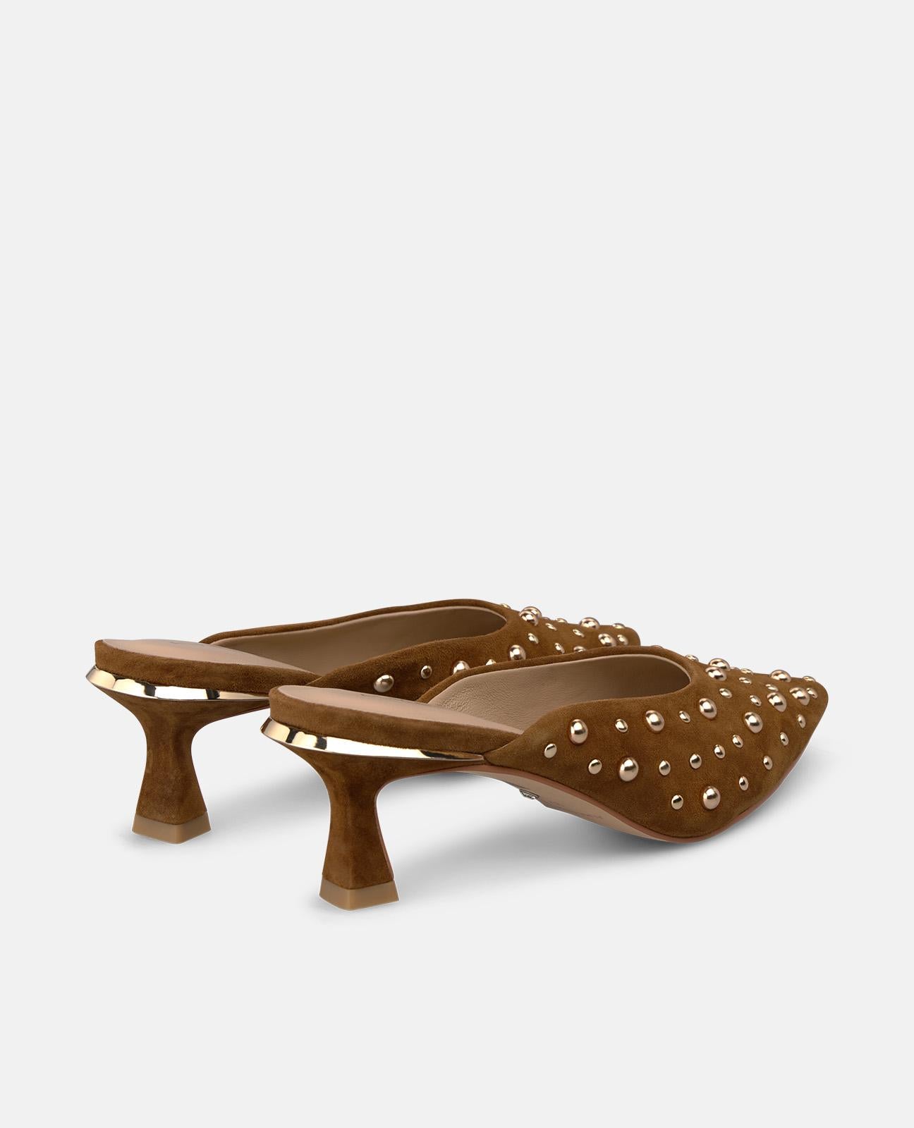 alma-en-pena-mule-mit-offener-kappe-camel-wildleder-nieten-6-cm image 3