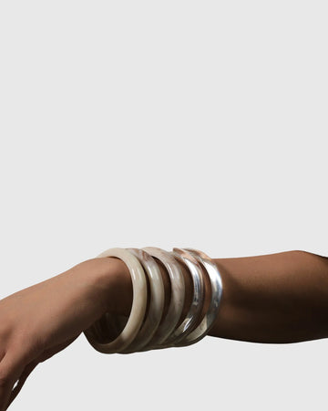 alembika-rounded-bangle-armband-oat-marmorierter-armreif image 5