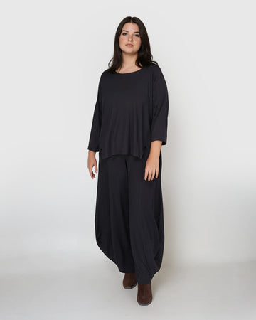 alembika-essential-boxy-top-black-damen-t-shirt image 8