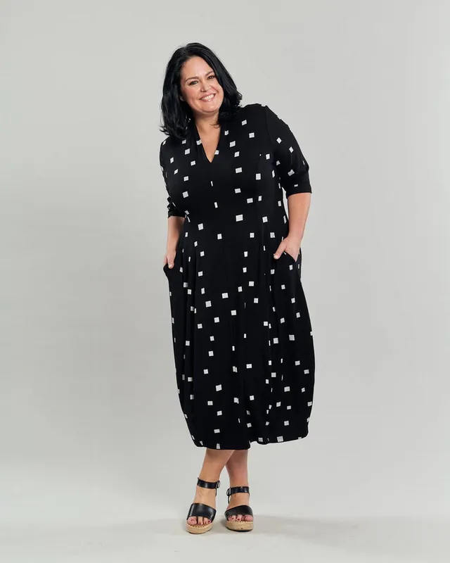 alembika-carla-cocoon-midi-kleid-squares-baumwollkleid image 1