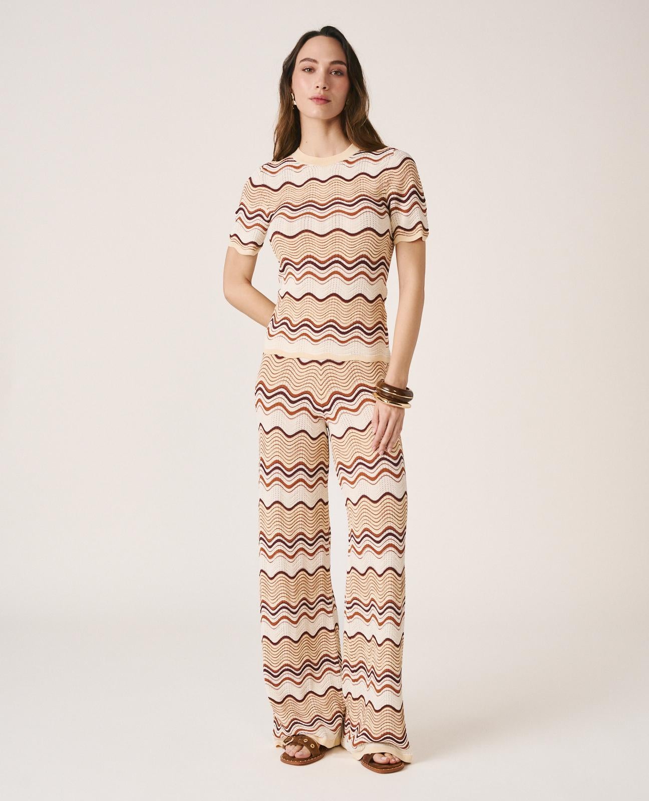 alma-en-pena-straight-knit-trousers-strickhose-karamell-geometrie-muster image 1