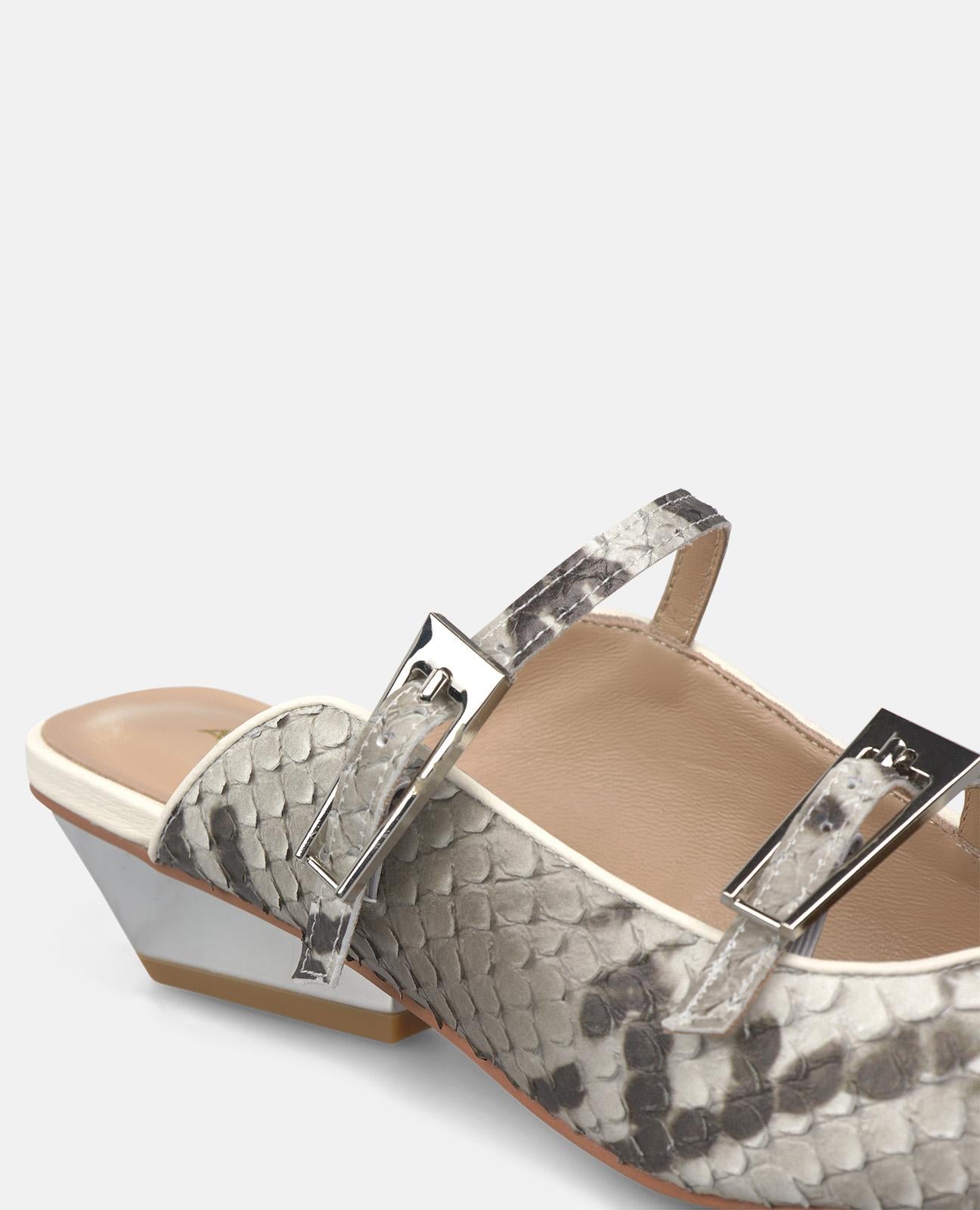 alma-en-pena-mule-with-straps-mule-wei-5-cm-blockabsatz image 4