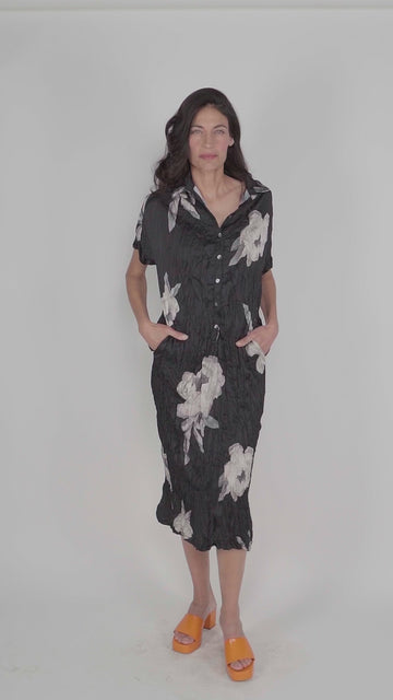 alembika-kelsey-crinkle-shirtdress-hemdkleid-roses-midi image 6